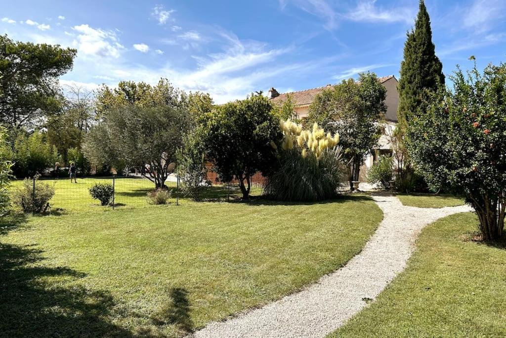 Gite Amour De Provence Châteaurenard Εξωτερικό φωτογραφία